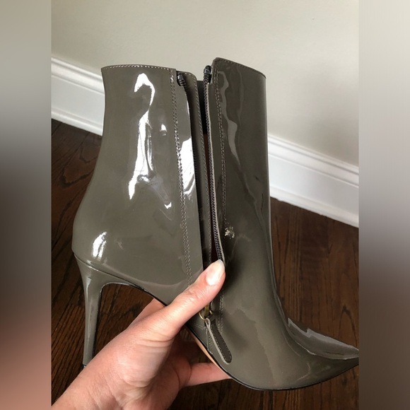 *NEW* J. Crew Women’s 9.5 Stevie Pointed Toe Ankle Boots in Gray Shiny Leather - Picture 9 of 12